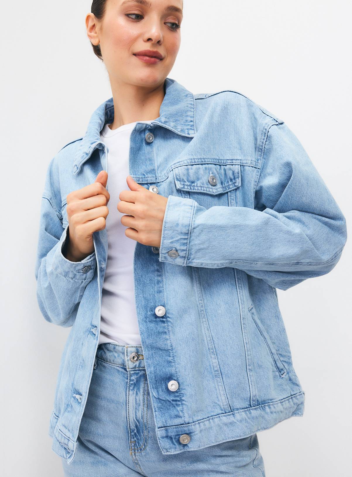 Light Blue Denim Bleach Wash Oversized Trucker Jacket 20 - Image 3